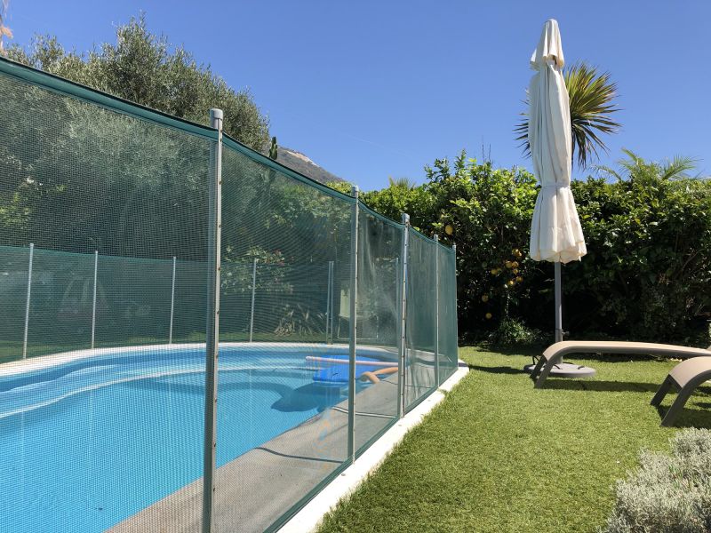 Mesh Pool Safety Fence in Action
